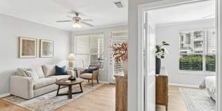 The Henry at Woodland Hills Gallery 7