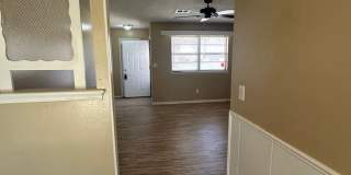 3 bed, 1 1/2 bath, 1 car garage Gallery 47