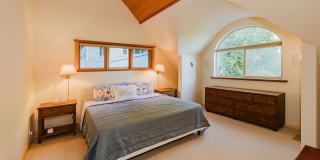 Custom Built Bainbridge Island Waterfront Home with Dock Gallery 22