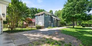 Beautiful 3BR house- perfect roommate set up! 1/2 price security deposit with qualified application Gallery 10