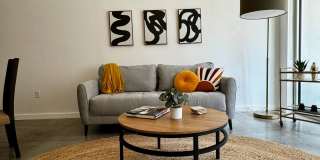 1914 Main St Gallery 12