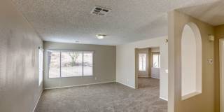 4 Bedroom Home in Henderson! Close to Shopping & Restaurants! Gallery 6