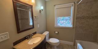 Beautiful 3 Bed, 2 Bath Single Family Colonial for Rent in New Britain! Gallery 14