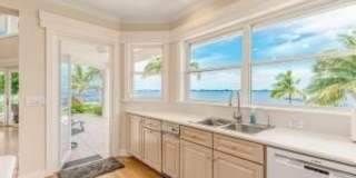 901 SE Riverside Drive Gallery 38