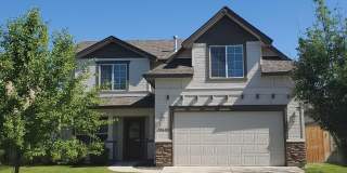 Beautiful 3 bedroom 2.5 bath home with huge bonus room in fabulous location. 10600 Avalon Gallery 1