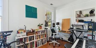 522 E 38th Street Gallery 17