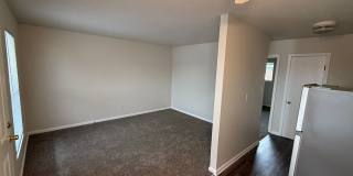 Discover Unmatched Convenience in a Prime Location in your 1 BR, 1BA Apartment! Hablamos Espanol! Gallery 5