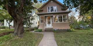 Charming 3Bed 1.5Bath + Den in Saint Paul *Off Street Parking w’2.5 Car Garage* Gallery 1