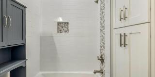 4072 Biltmore Avenue Gallery 27