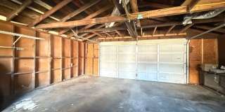 2 bedroom 1 bath home close to Churchill Downs Gallery 18