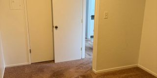 UPSTAIRS 2 BED UNIT IN ROSEVILLE!! Gallery 12