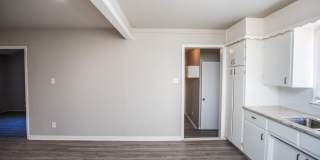 Spacious 4 Bed 2 Bath with Big Backyard Gallery 9