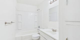 Spacious 4 bedroom rental ~ 4308 S Jackson Gallery 14