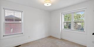 811 Smith Avenue Gallery 37