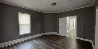 1102 E Main Street Gallery 11