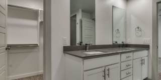 Brand New 3 Bed 2.5 Bath Duplex Includes Office Space (See Contact Info Below) Gallery 40