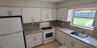 1900 N 32nd Ct Gallery 5