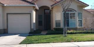 Beautiful 4 Bedroom and 2 Bath Home with Bonus Office Area Gallery 1