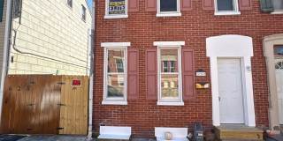 3 Bedroom 1.5 Bath, 2 Car Garage, Yard, Laundry-York City SD Gallery 1