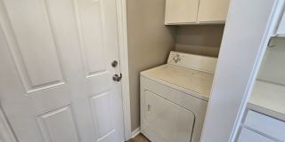 Charming Newly Remodeled Rental Home in a Quiet Neighborhood Gallery 29