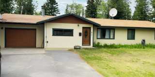 Charming Fully Furnished 3 Bedroom, 1.5 Bath Home – Dog Friendly! Gallery 1