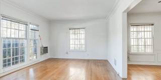 142 N Hamilton Dr unit: D Gallery 1