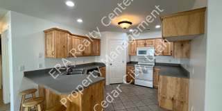 Move-In Bonus! 3 Bed - 2 Bath Twin Home Gallery 4