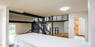 Beautifully Remodeled Modern 5 Bedroom / 3 Bath Home Near Millard North Gallery 7