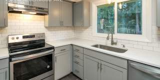 2916 Alderwood Ave Gallery 6