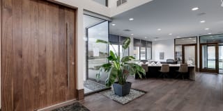 The Avante Gallery 50