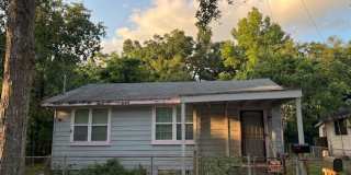 Fully Renovated 3/1 -Single Family  Available for Immediate Rent! Gallery 1