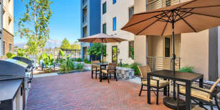 Downtown Ontario Luxury Apartments Gallery 95