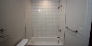 Stylish Fort Hill 5bd/2.5bath Gallery 9