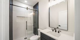 Room in 3 Bedroom Home at Princeton Ave Gallery 14