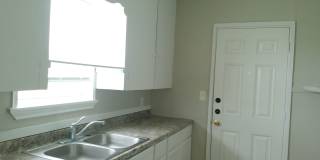 2837 Sarita - 2/Bed 1/Bath - $1295/month Gallery 5