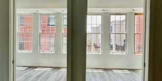 725 W Pratt Gallery 78