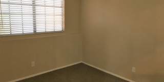 **MOVE-IN SPECIAL 50% OFF MOVE-IN MONTH!!!!** **BEAUTIFUL 3br/2ba TOWNHOME (ELLIOTT & ARIZONA AVE)** Gallery 12