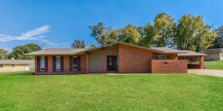 463 Larkwood Drive Gallery 1