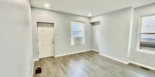 STUDENT HOUSING OPPORTUNITY - Bright and Updated 2 Bedroom 1.5 Bath House in Oakland Gallery 4