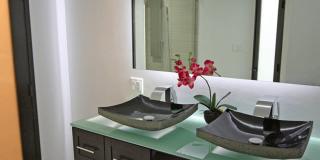 Live in the 90210! Stunning Modern Newly Renovated 2 Bedroom plus bonus room home in Beverly Hills! Gallery 16
