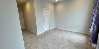 Like-New Beardslee Townhouse... Gallery 25