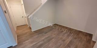 Beaverton 3 Bed 2.5ba Beautiful 2 Story Condo With 2 Car Garage, Gas Fireplace, High Ceilings & Patio! Beaverton 3 Bed 2.5ba Beautiful 2 Story Condo With 2 Car Garage, Gas Fireplace, High Ceilings & Patio! Gallery 10