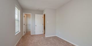 1st Floor Primary Bedroom - Kiln Creek Gallery 20