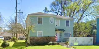Great location in Garden District seconds from Downtown and LSU! Great location in Garden District seconds from Downtown and LSU! Gallery 1