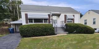 Adorable 3Bed/ 1  Bath with Garage and Patio Gallery 1