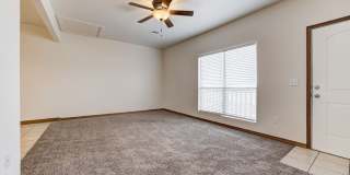 !!50 Percent off your 1st Months Rent!! Spacious 1BD/1BTH Apartment with a Private Balcony in the Heart of Norman! Gallery 6