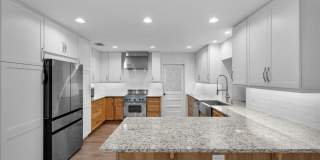 307 W 4TH AVENUE Gallery 6