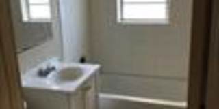 702 W 14th Street Gallery 12