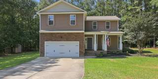 3 Bed 2.5 Bath With wooded lot close to Fort Bragg! Gallery 1