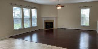 4 bedroom 2.5 bath home with a loft Gallery 6